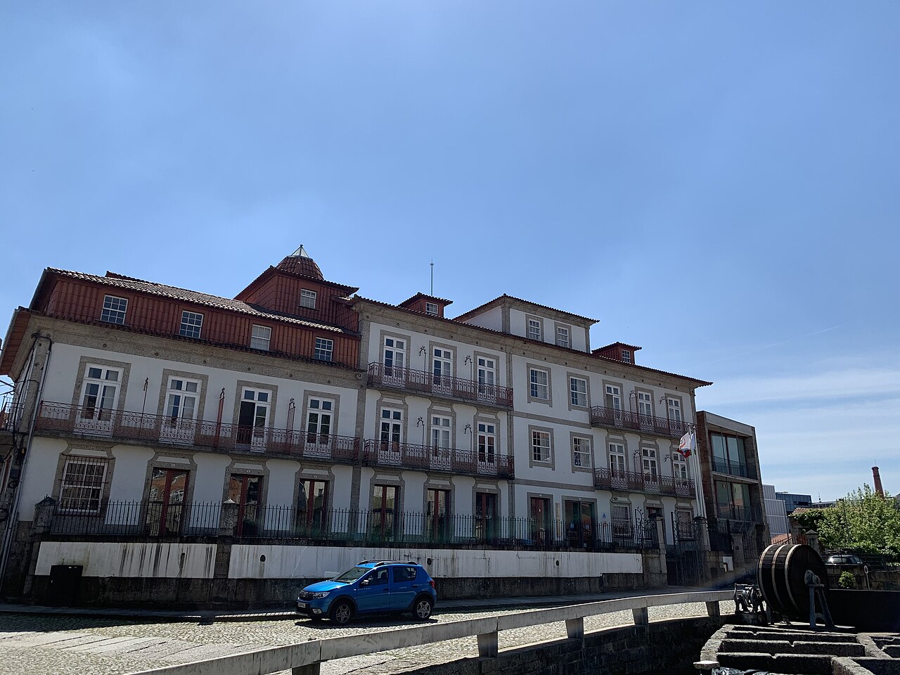 Casa no Largo do Cidade e Oratório do Senhor da Piedade