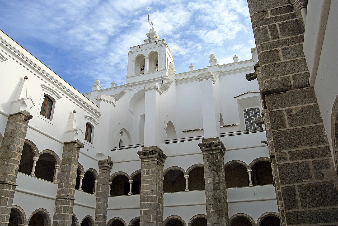 Convento do Espinheiro, Historic Hotel & Spa — Évora