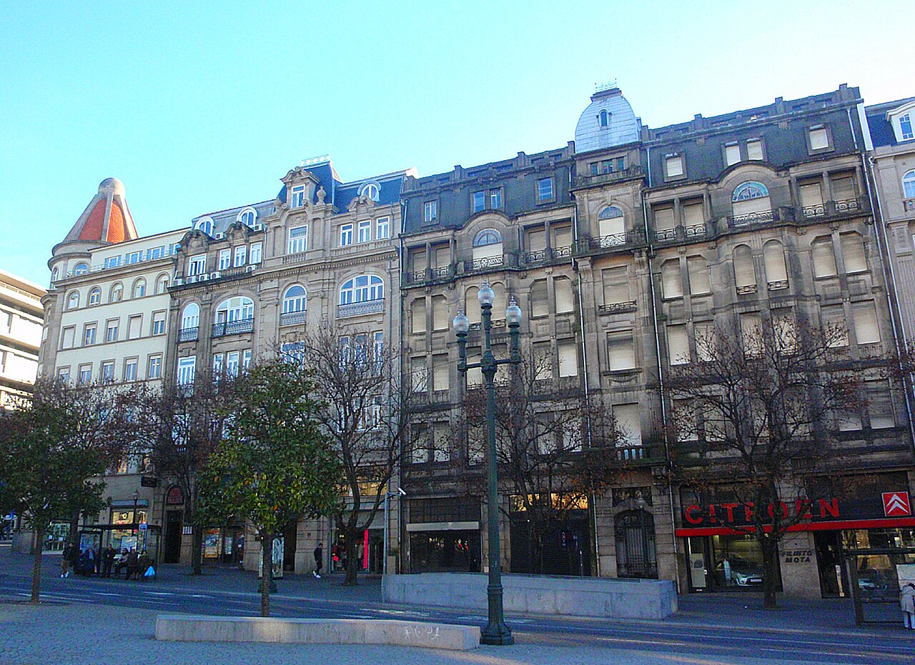 Edifício na Avenida dos Aliados nº 166 a 200 — Cedofeita, Santo Ildefonso, Sé, Miragaia, São Nicolau e Vitória