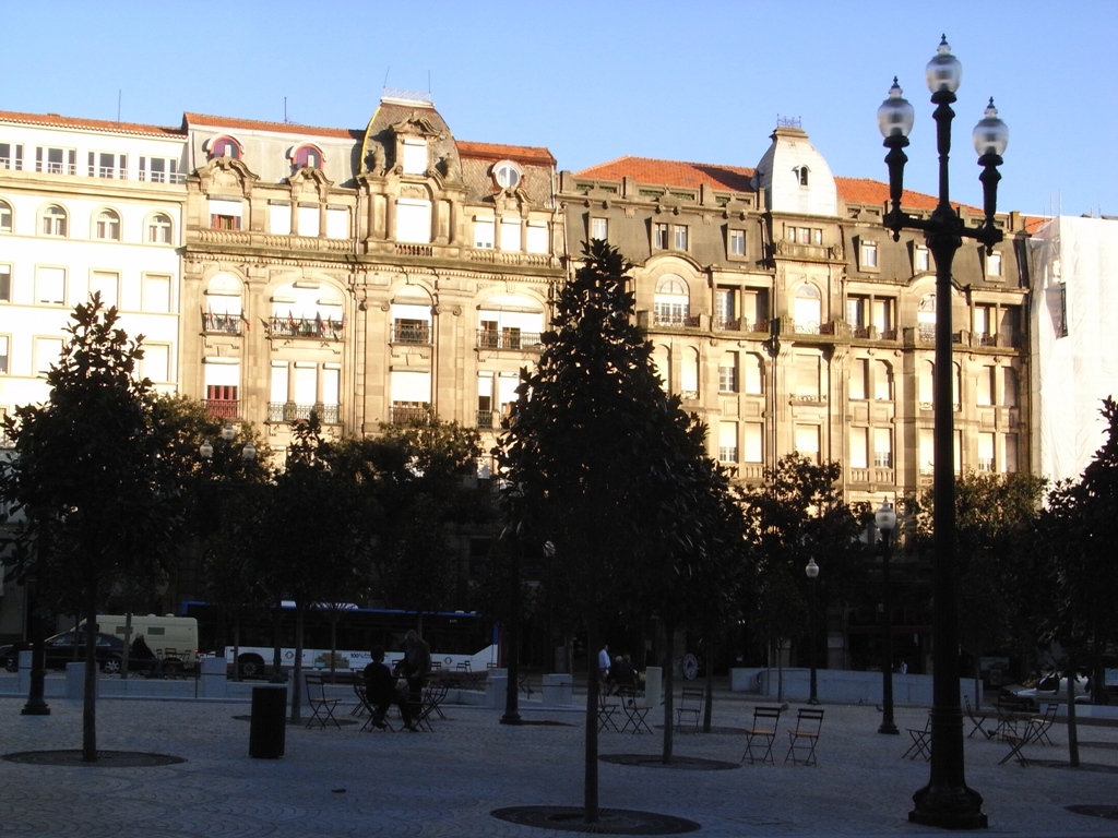 Edifício na Avenida dos Aliados nº 206 — Cedofeita, Santo Ildefonso, Sé, Miragaia, São Nicolau e Vitória